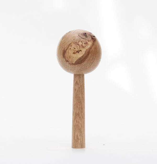 Dainty Knotty Oak Ball